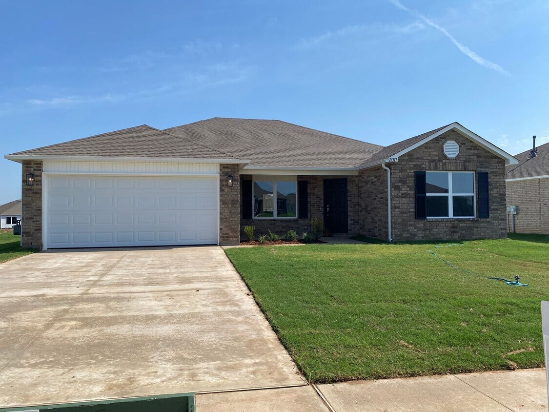Primary Photo - Beautiful 4 bed/2bath home in Broken Arrow...
