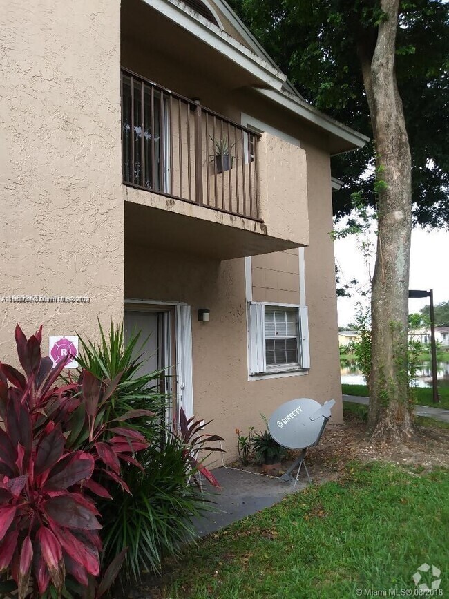 Normandy at Pembroke Lakes Apartments for Rent with Gym/Fitness Center