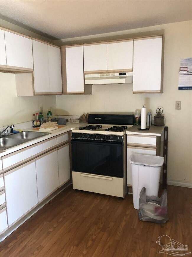 Foto del edificio - 81 W Pond St