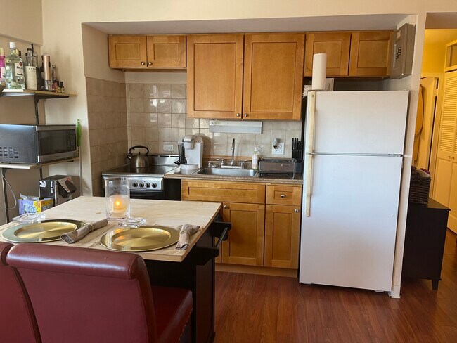 Foto del edificio - 4960 N Marine Dr