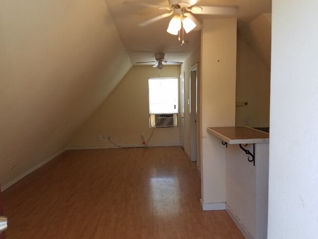 Foto del edificio - 619 Washburn St