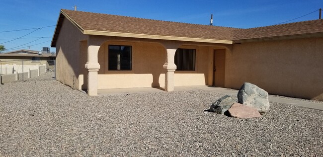 Building Photo - 3181 Sombrero Dr