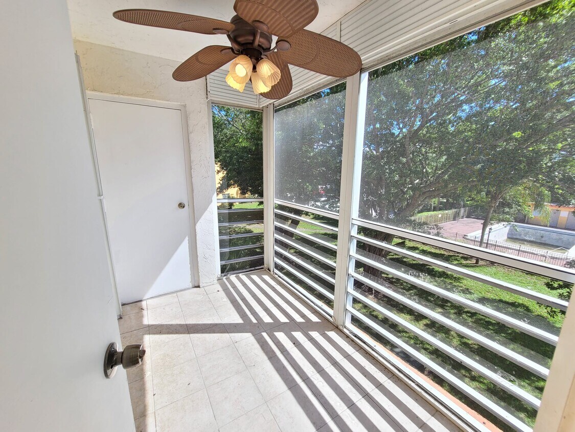 4384 9th Ave, Lighthouse Point, FL 33064 Townhome Rentals in Lighthouse Point FL