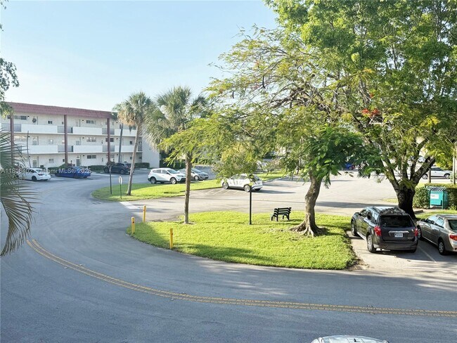 Foto del edificio - 9820 S Hollybrook Lake Dr
