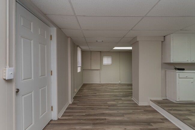 Building Photo - Updated 1 bed/1 bath apartment, great loca...