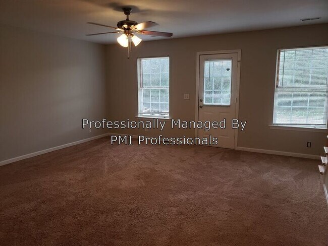 Building Photo - 1546 Chariot Dr