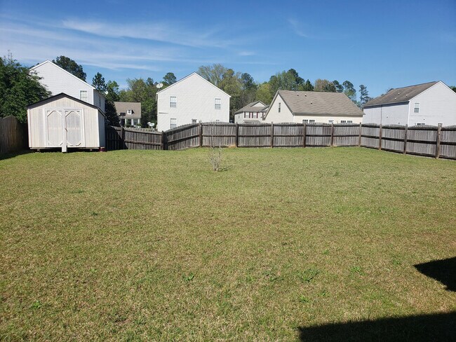 Building Photo - 179 Rosecliff Cir