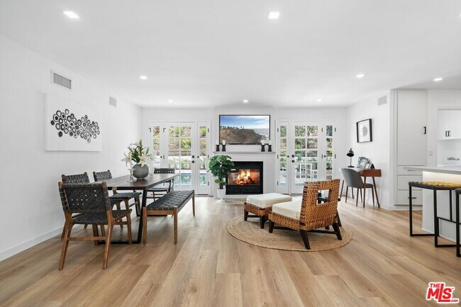 Foto del edificio - 5560 Ruthwood Dr
