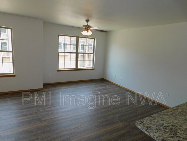 Foto del edificio - 265 S Rolling Woods Way