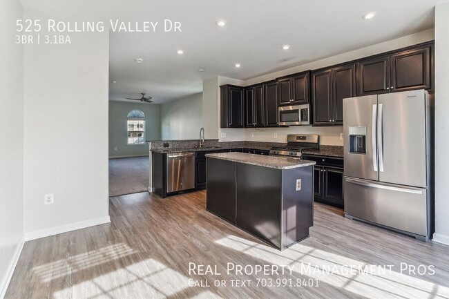 Building Photo - 525 Rolling Valley Dr