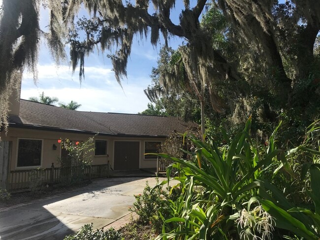 Building Photo - 4430 Riverwood Ave