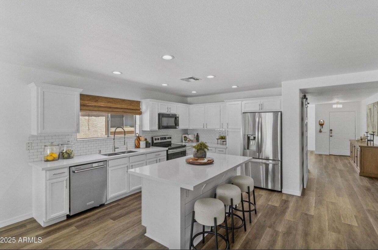 Foto principal - 9028 E Obispo Ave
