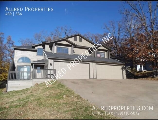 Building Photo - Beautiful Large Duplex in Fayetteville