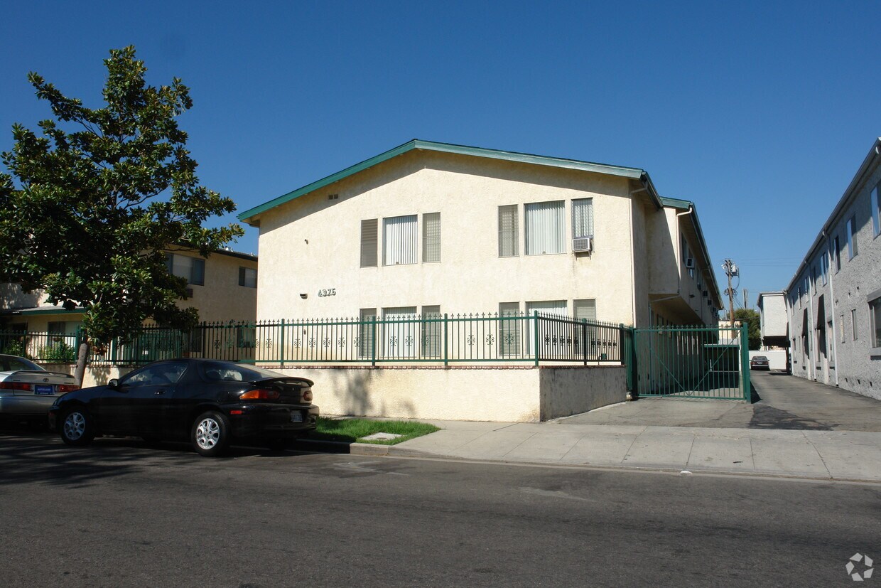 Foto del edificio - 4375 Ventura Canyon Ave