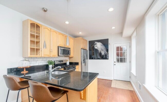 Foto del edificio - 2808 E Fairmount Ave