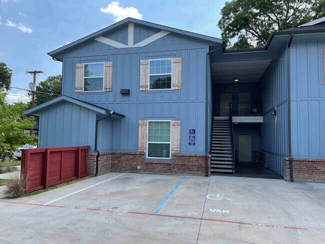 Building Photo - 116 Hann St