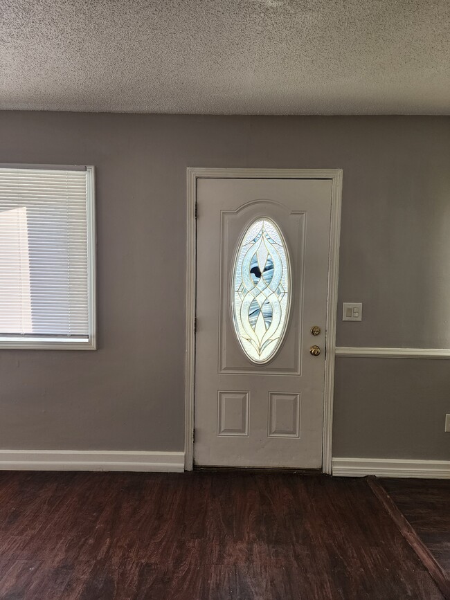 Building Photo - 8619 Republic Ave