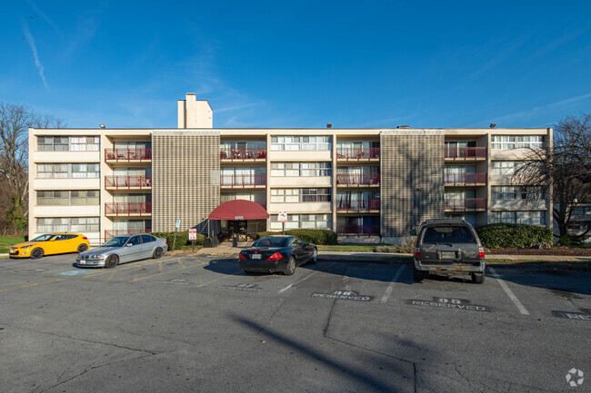 Building Photo - Presidential Park Condominium