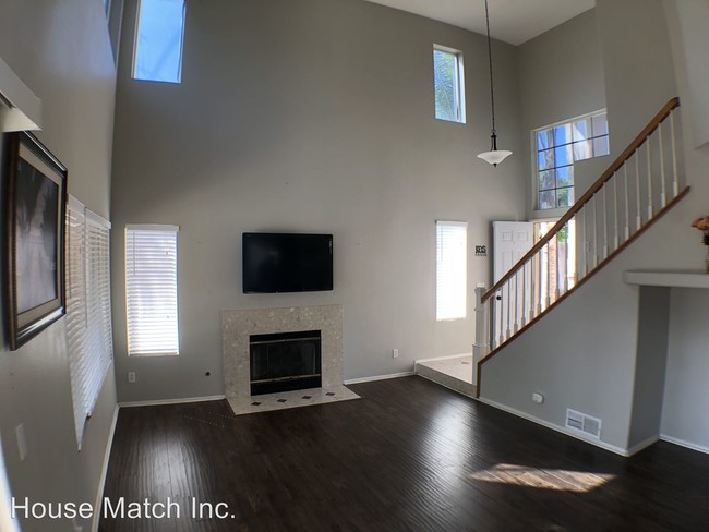 Building Photo - 3 br, 3 bath House - 39538 Oak Circle