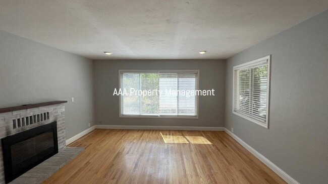 Building Photo - Concord beautiful 3 bedroom 2 bathroom hom...