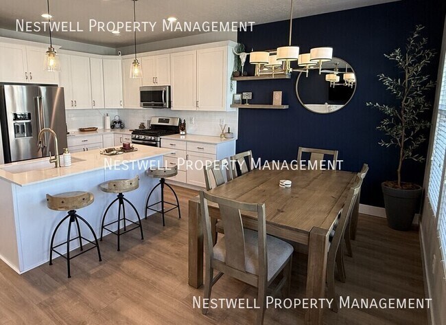 Foto del edificio - Light and Bright Daybreak Smart Townhome