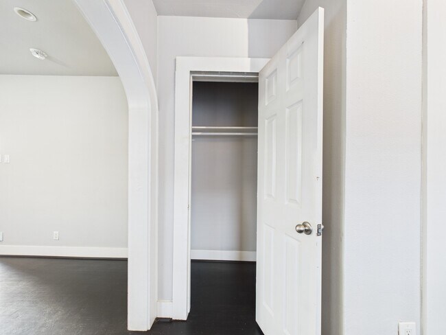 Foto del edificio - 605 Enid St