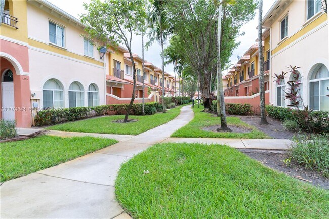 Foto del edificio - 1410 S Santa Catalina Cir