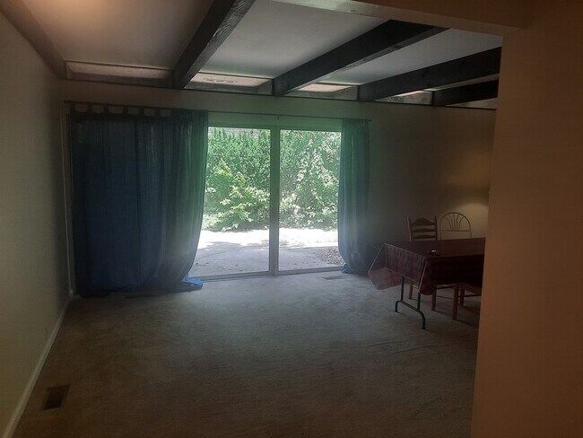 Private patio - 4336 Sunray Rd