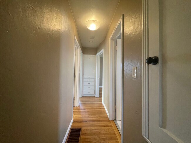Foto del edificio - 468-470 Claremont St
