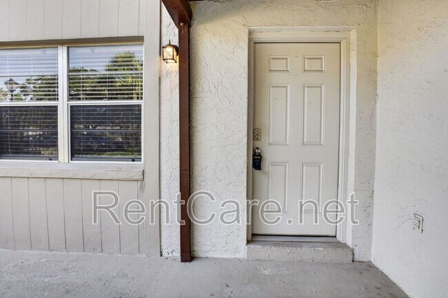 Building Photo - 53 Windtree Ln