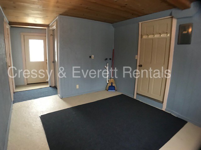 Building Photo - 2 Bedroom Home in Niles with Attached Garage