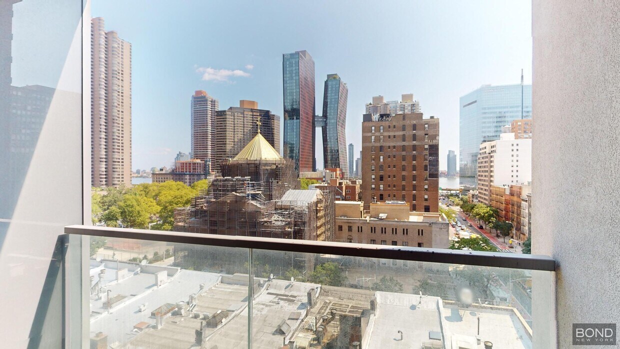 Foto principal - 237 E 34th St