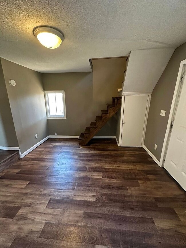 Building Photo - 1141 Chestnut St