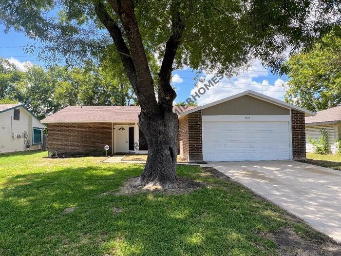 Foto principal - 5114 Gordon Cooper Dr