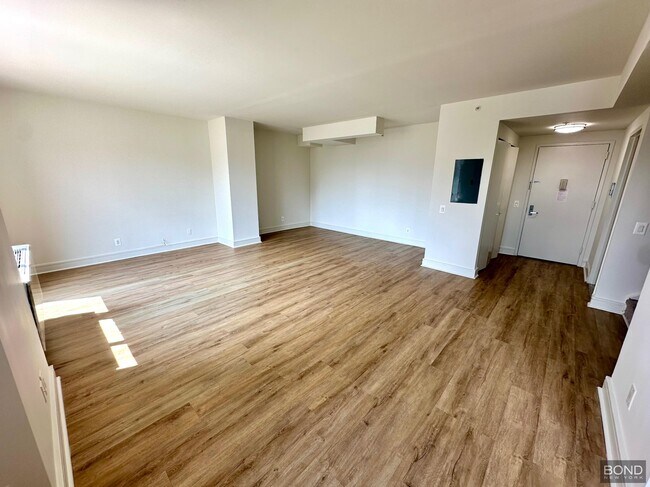 Foto del edificio - 323 W 96th St
