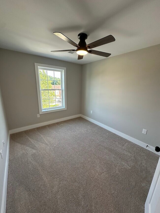 Foto del edificio - 17 Wortz Dr