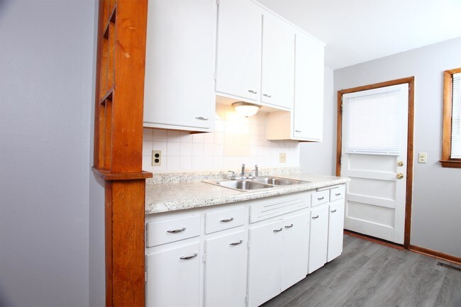 Foto del edificio - 6441-6445 E Lincoln St