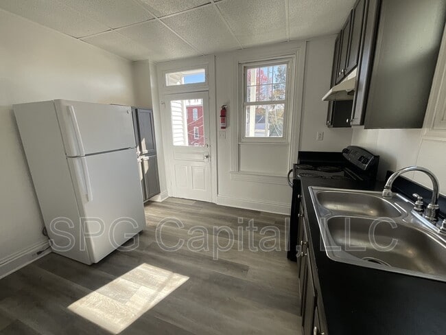 Foto del edificio - 260 W Jackson St