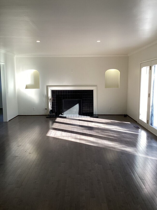 Foto del edificio - Beautifully Maintained Santa Barbara Home
