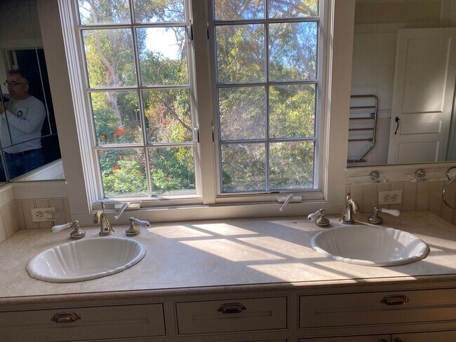 Foto del edificio - Amazing location in La Jolla for a big house. Gustavo Lopez AMSI