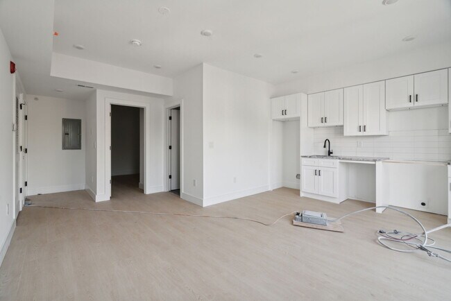 Foto del edificio - 2400 W Montgomery Ave