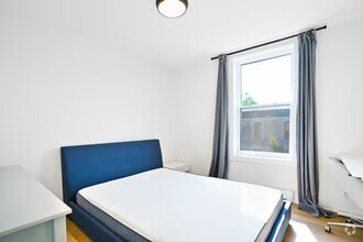 Building Photo - 5555 Rue Saint-Urbain