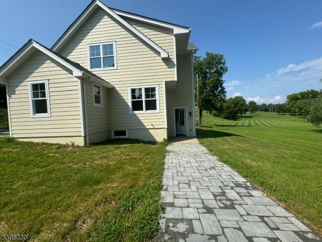 Building Photo - 63 Huntsville Rd