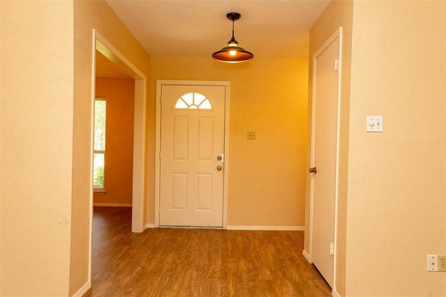 Building Photo - 22302 Deville Dr