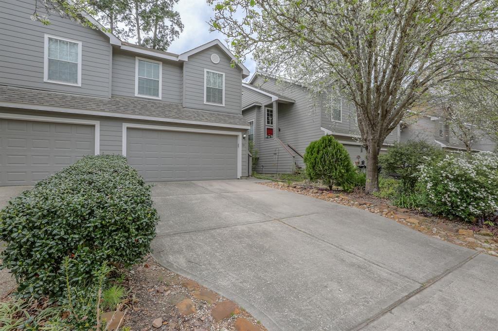 131 N Villa Oaks Dr, Spring, TX 77382 Condo for Rent in Spring, TX