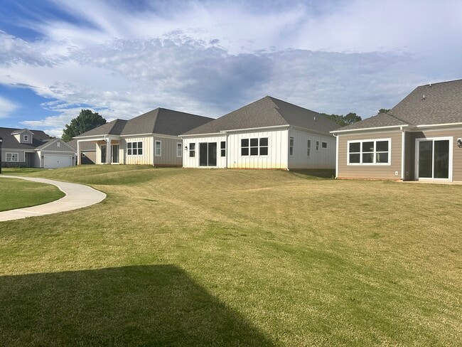 Building Photo - 4703 Anise Cir