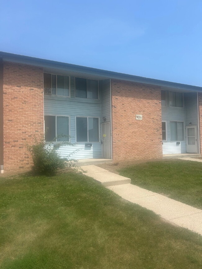 Building Photo - 9086 N 95th St