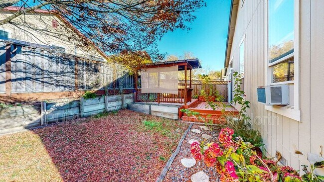 Building Photo - 5669 Raters Dr