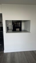 Building Photo - 1440 Brickell Bay Dr