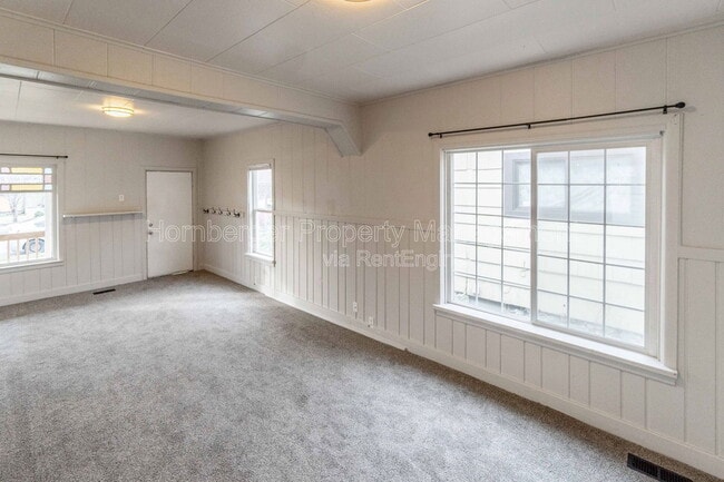 Building Photo - 1809 E 1st Ave